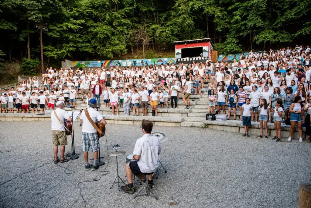 Welcoming Shabbat with Paul “Music”