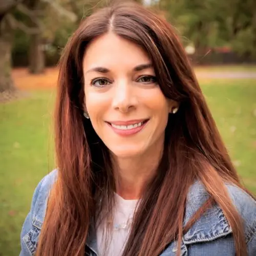 Photo of Laura Miller